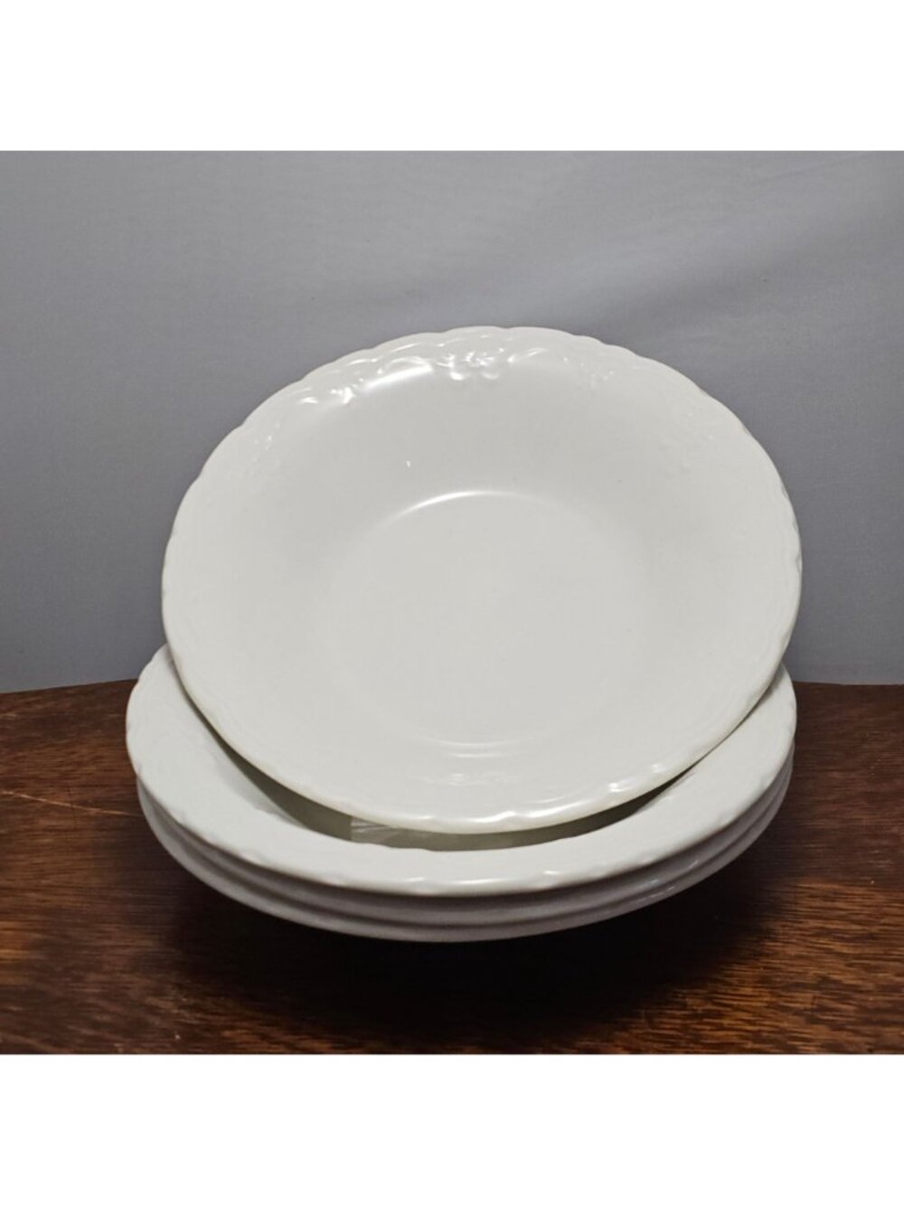 4 Versailles Soup Bowls by Tabletops Unlimited 8" wide rim embossed vintage scal - Picture 8 of 9